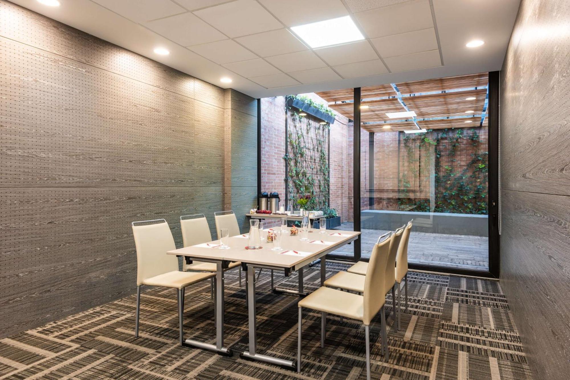 Hotel NH Collection Bogota Terra 100 Royal Exterior foto Meeting room